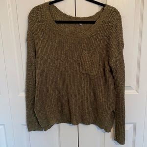 Green sweater with pocket detail, L
